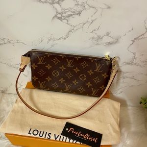 💎✨AUTHENTIC ✨💎LOUIS VUITTON Canvass Monogram Pochette Accessoires